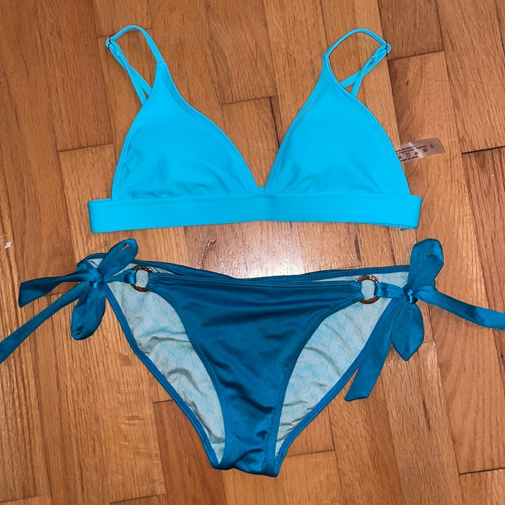 Victoria’s Secret scrunch butt bikini